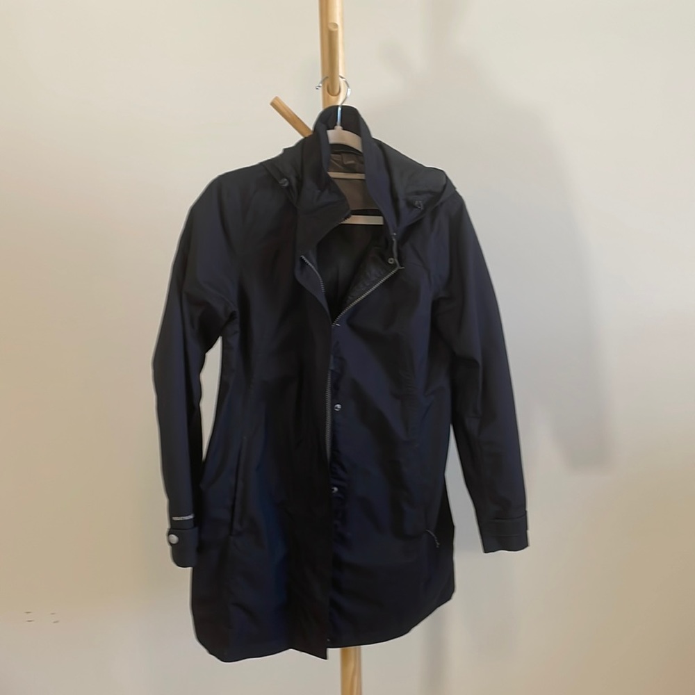 Eddie Bauer black raincoat